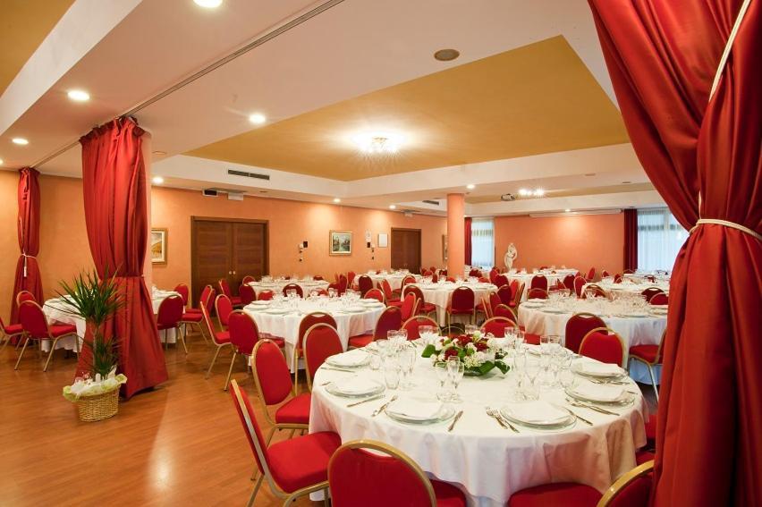 โรงแรมวาเดน Val della Torre ภายนอก รูปภาพ